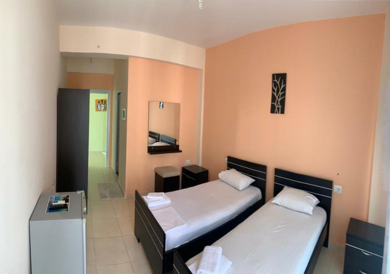 Villa Sopebra Sarandë Quarto foto